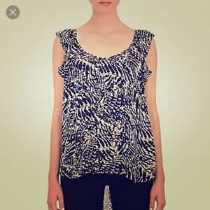 L’Agence for Barney’s top